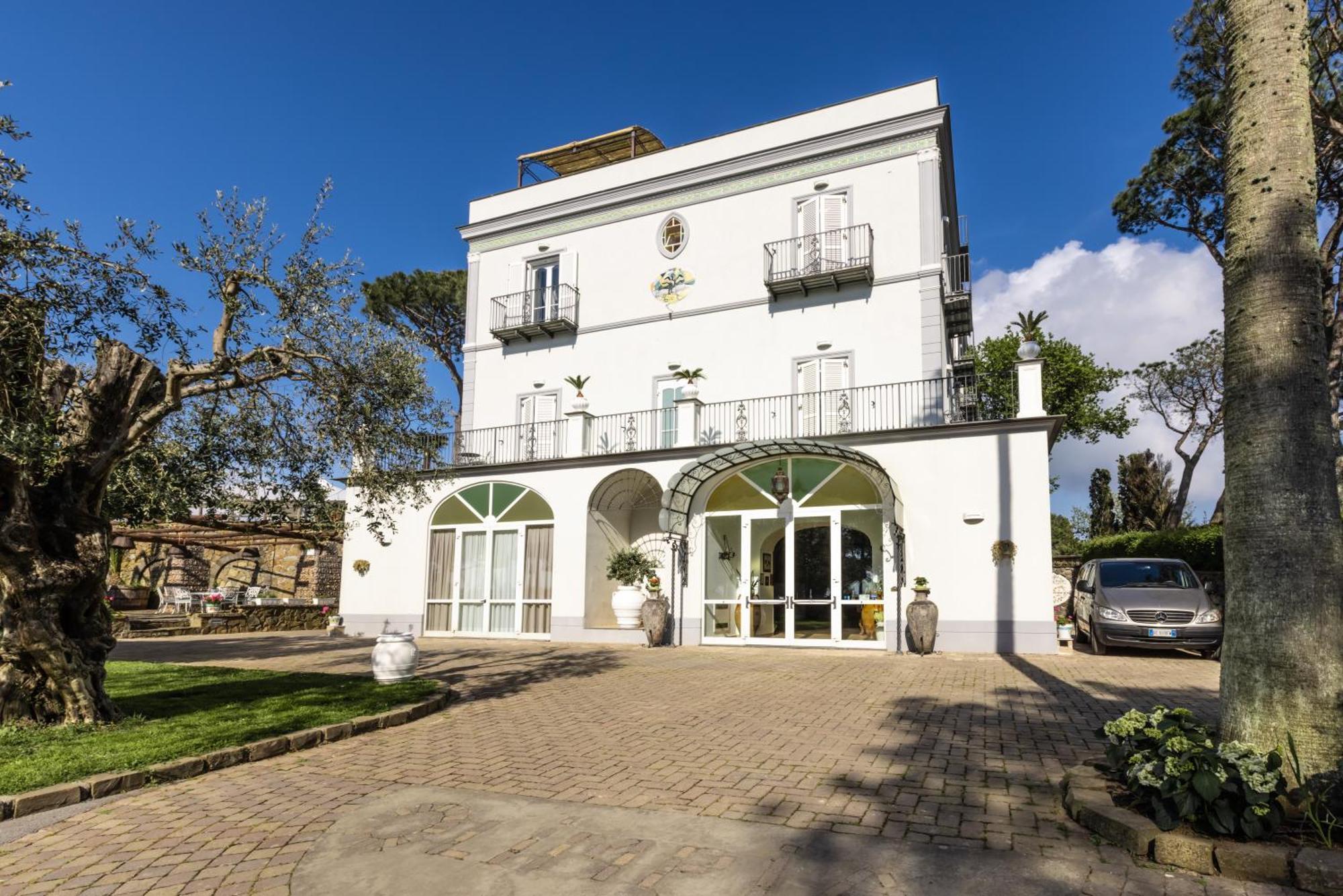 Oasi Olimpia Relais Hotel SantʼAgata sui Due Golfi Exterior foto